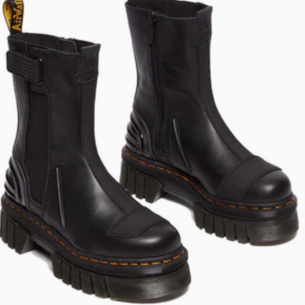 New  Dr Martens Audrick Chelsea Boots Size 9 L